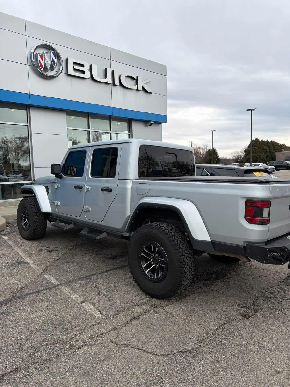 2023 Jeep Gladiator Overland