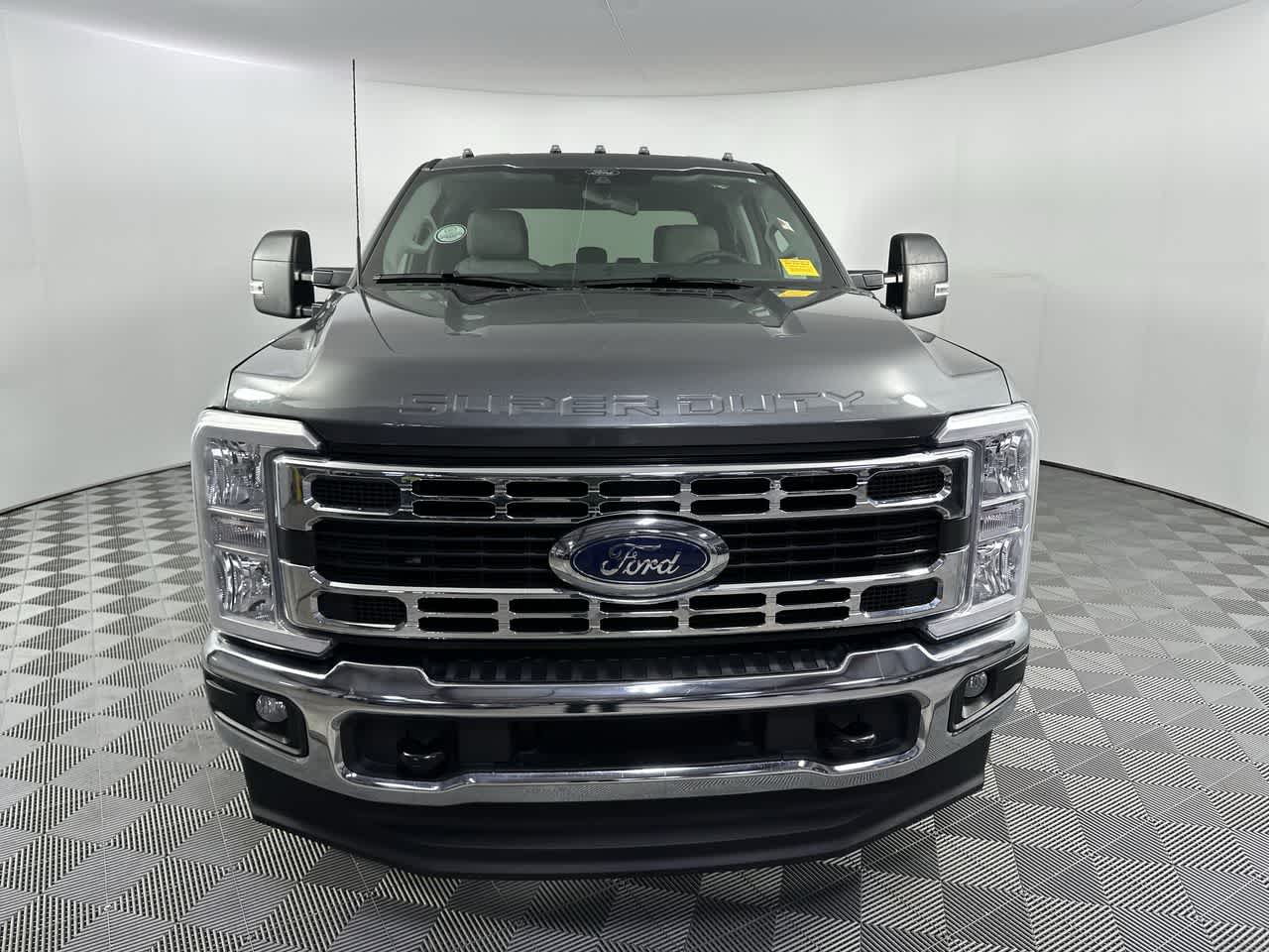 2025 Ford Super Duty F-350 DRW XLT