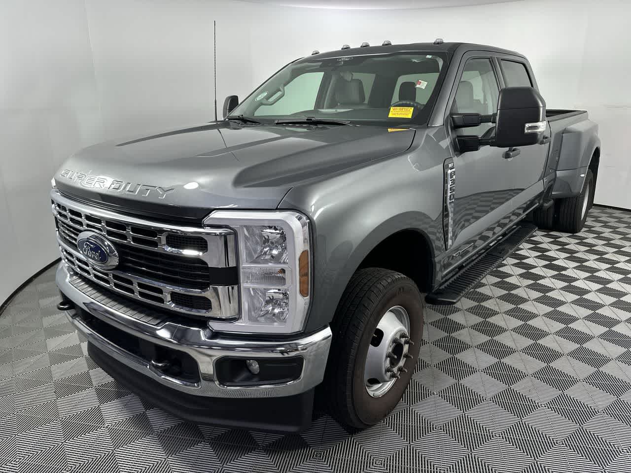 2025 Ford Super Duty F-350 DRW XLT