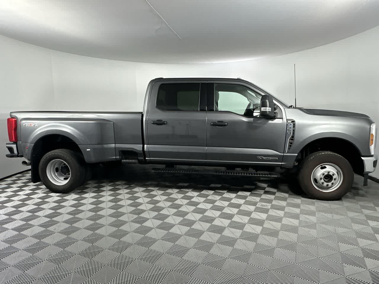 2025 Ford Super Duty F-350 DRW XLT