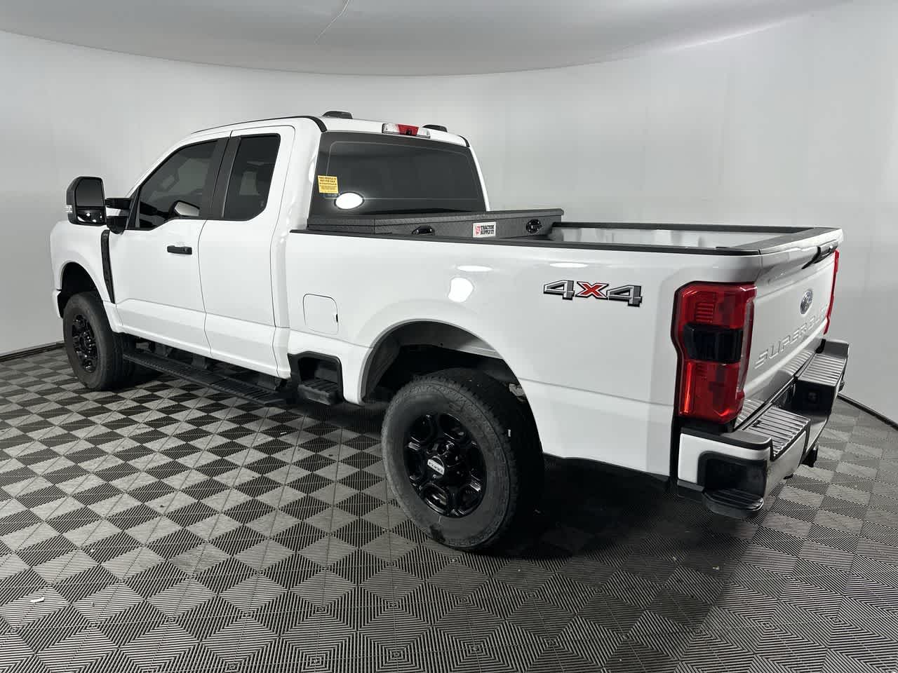 2024 Ford Super Duty F-250 Pickup XL