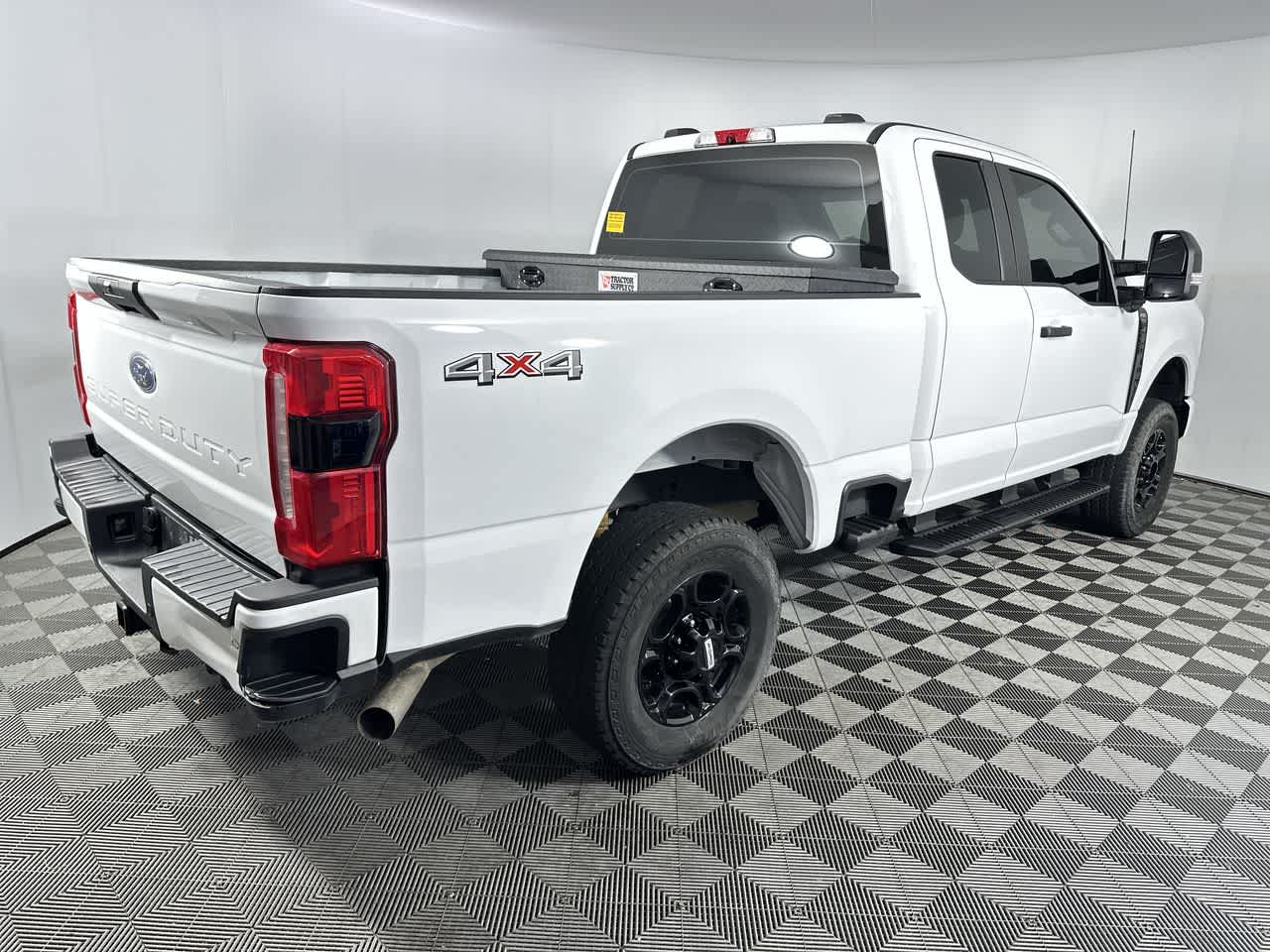 2024 Ford Super Duty F-250 Pickup XL
