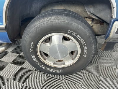 1997 Chevrolet C/K 1500 Reg Cab 131.5" WB 4WD