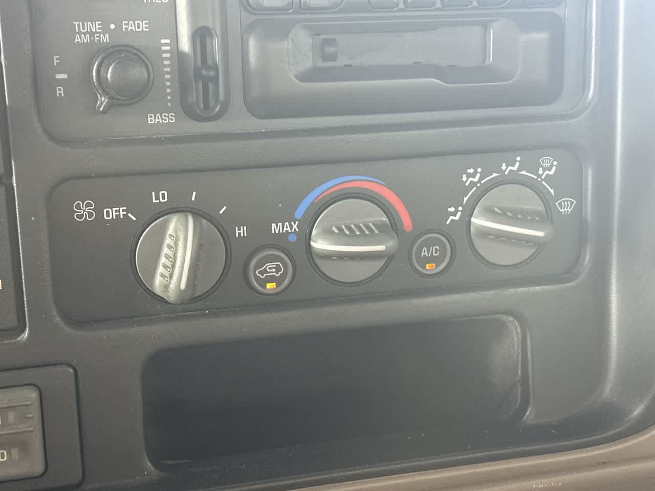 1997 Chevrolet C/K 1500 Reg Cab 131.5" WB 4WD