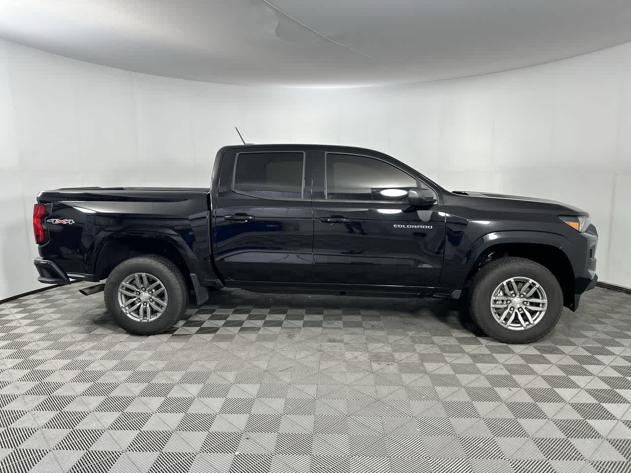 2024 Chevrolet Colorado 4WD LT