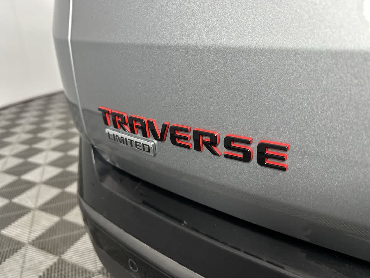 2024 Chevrolet Traverse Limited Premier