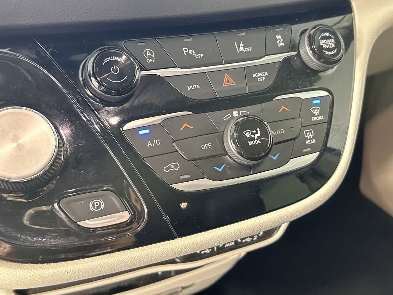 2022 Chrysler Pacifica Touring L