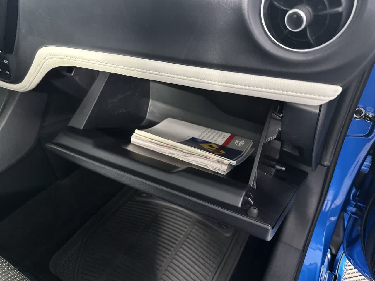 2017 Toyota Corolla iM CVT (Natl)