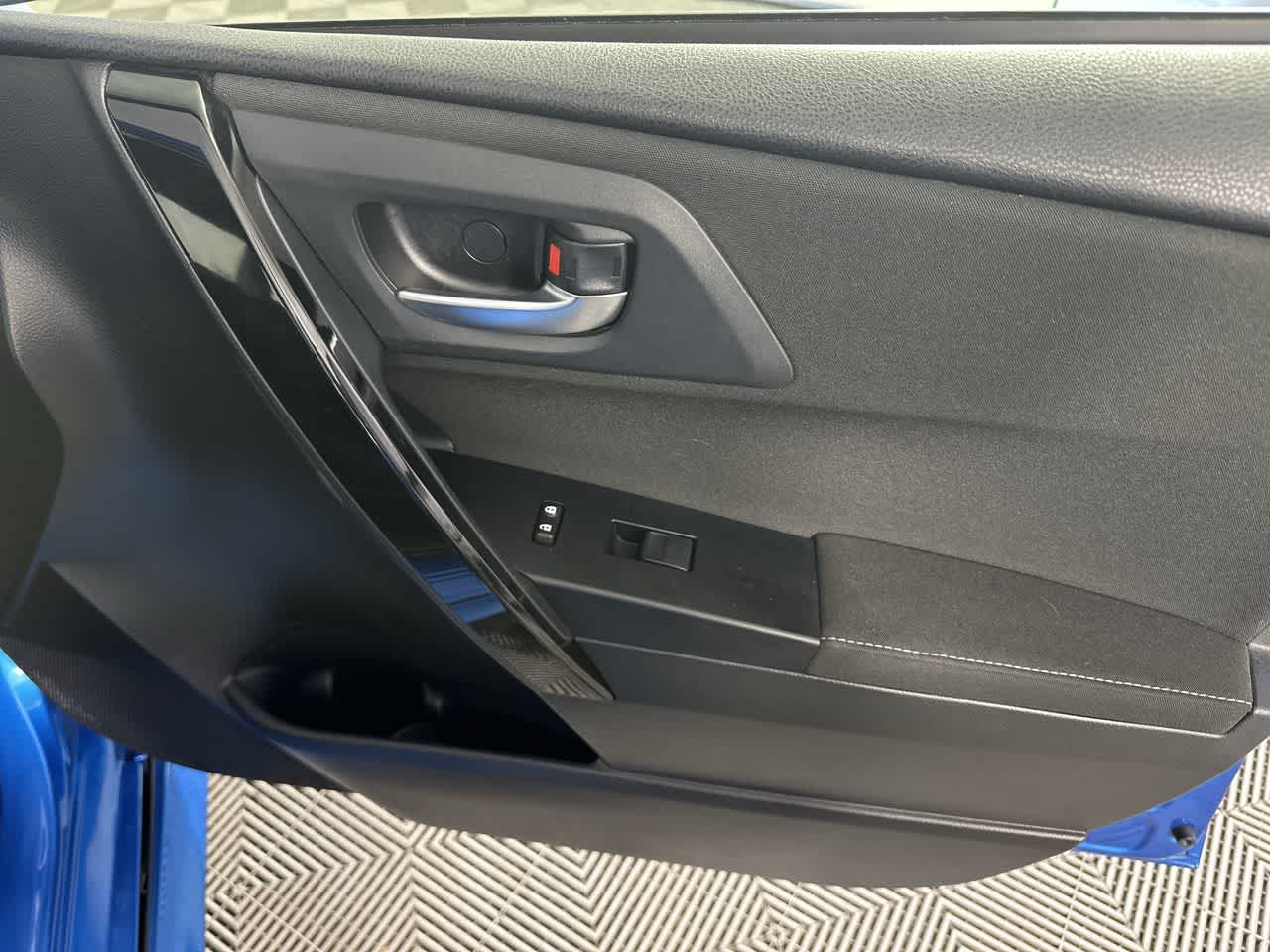 2017 Toyota Corolla iM CVT (Natl)