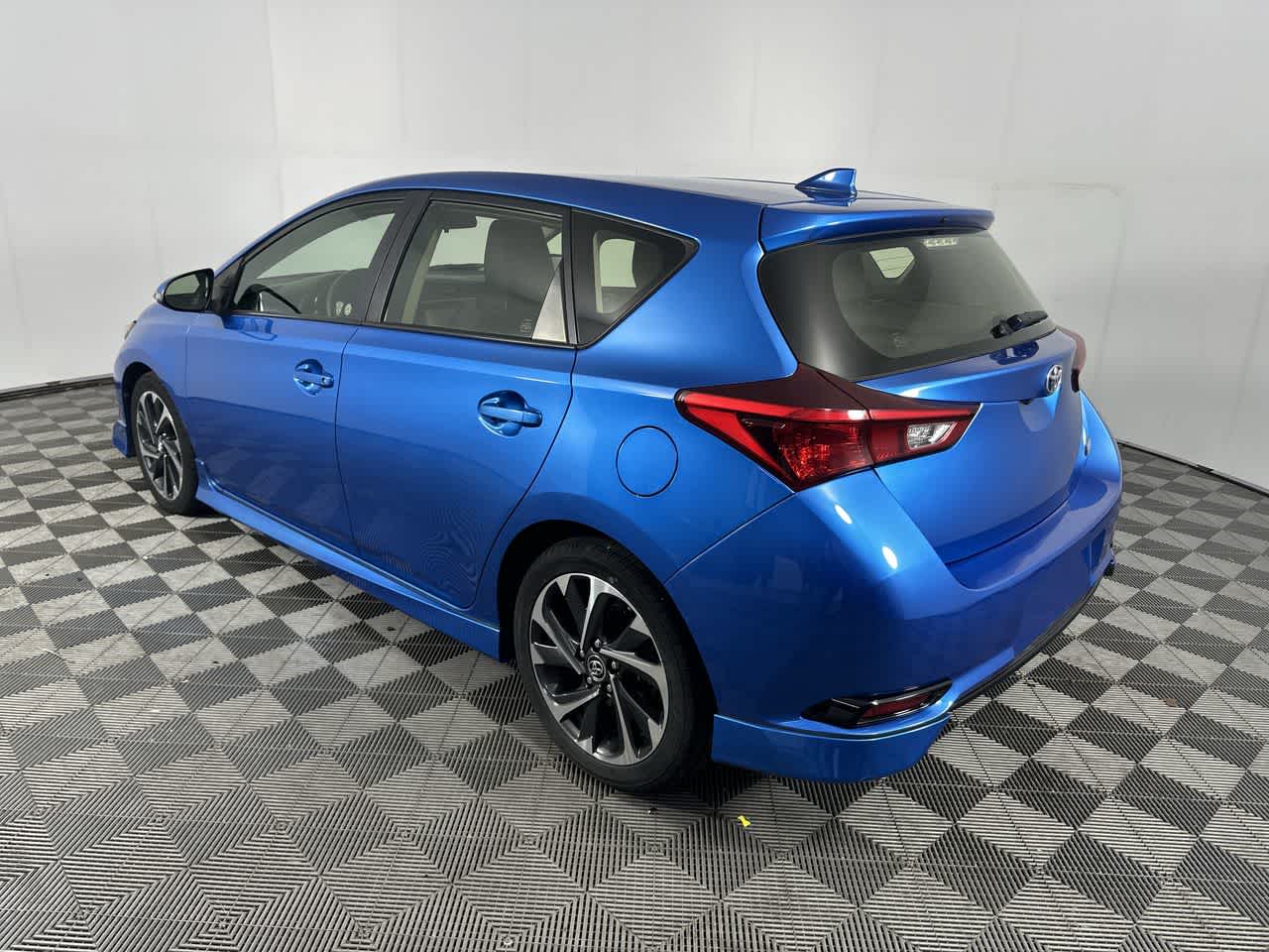 2017 Toyota Corolla iM CVT (Natl)