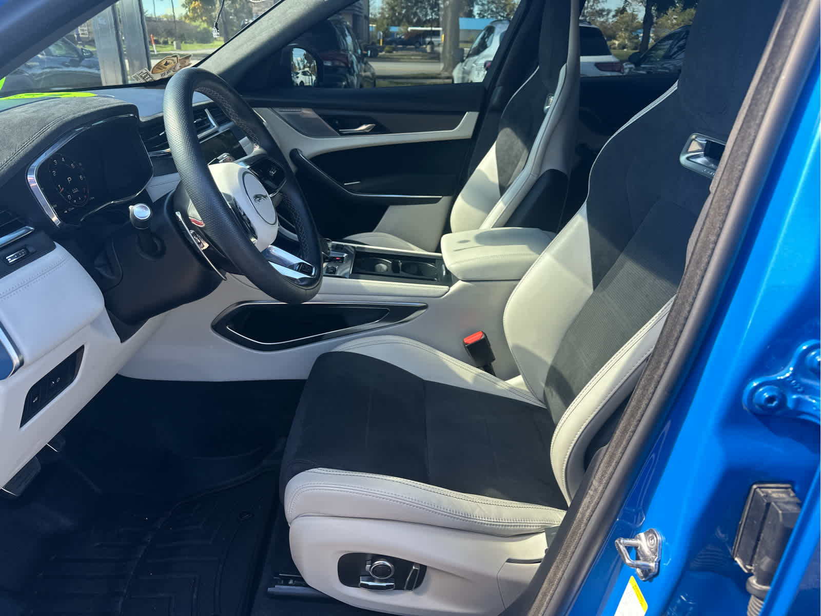 2024 Jaguar F-PACE SVR
