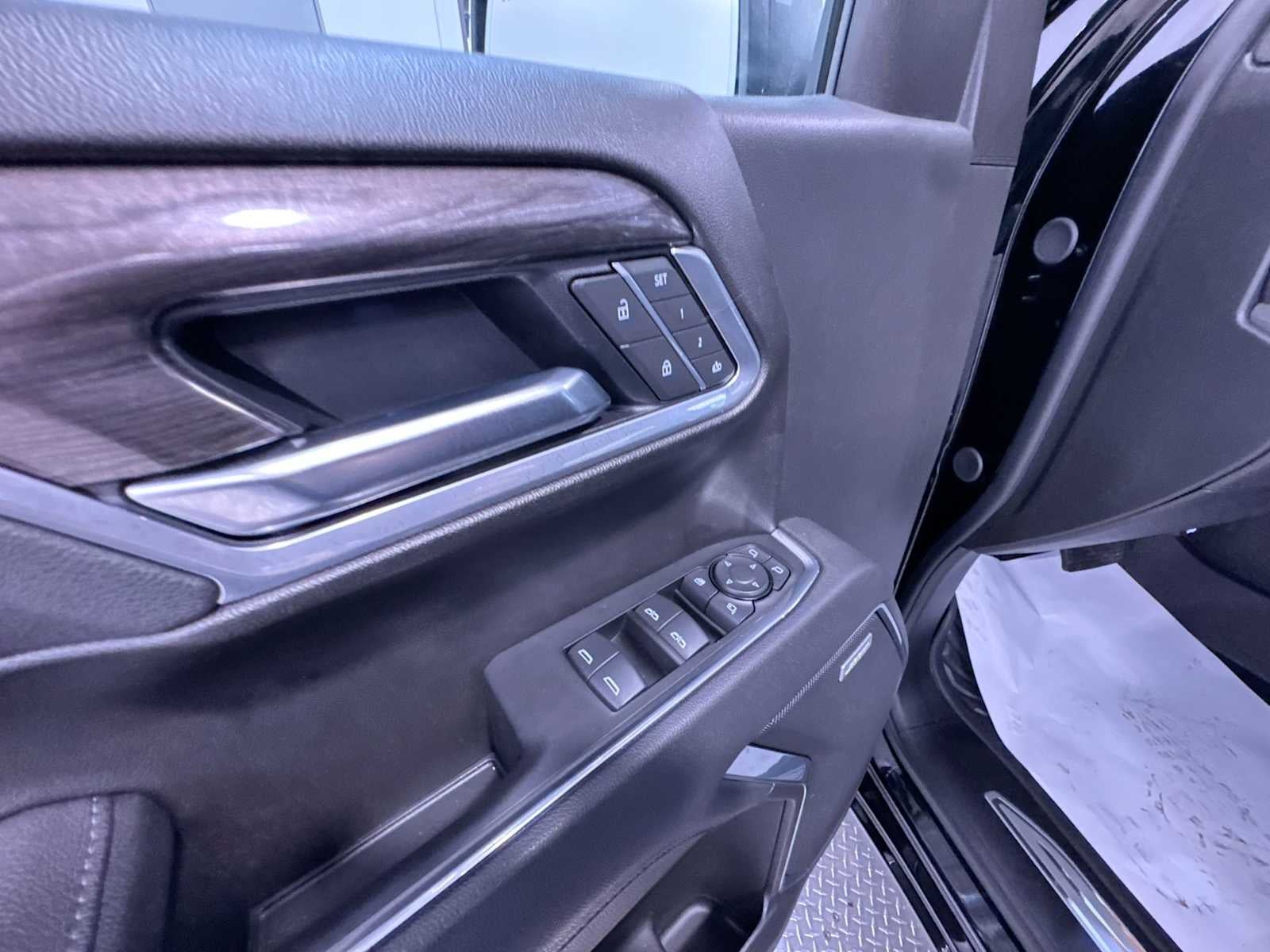 2025 Chevrolet Silverado 1500 LTZ - Photo 12