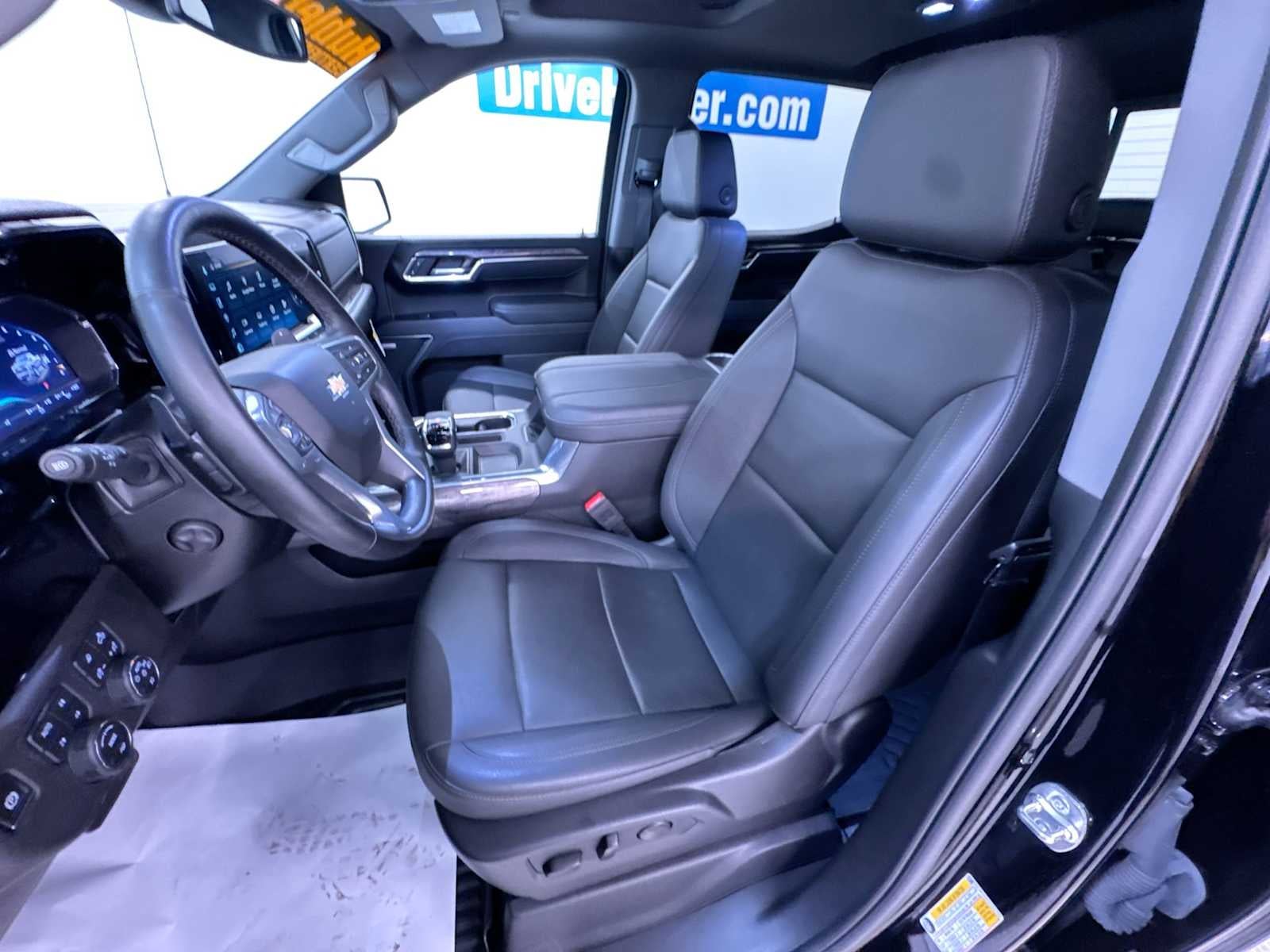 2025 Chevrolet Silverado 1500 LTZ - Photo 14