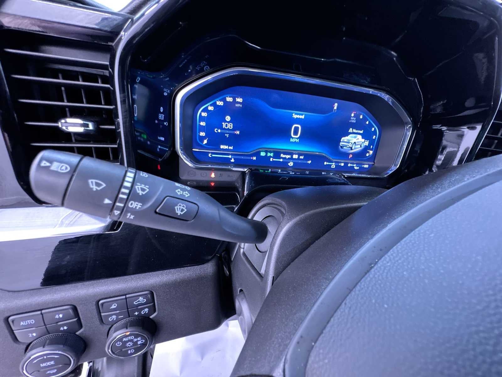 2025 Chevrolet Silverado 1500 LTZ - Photo 18