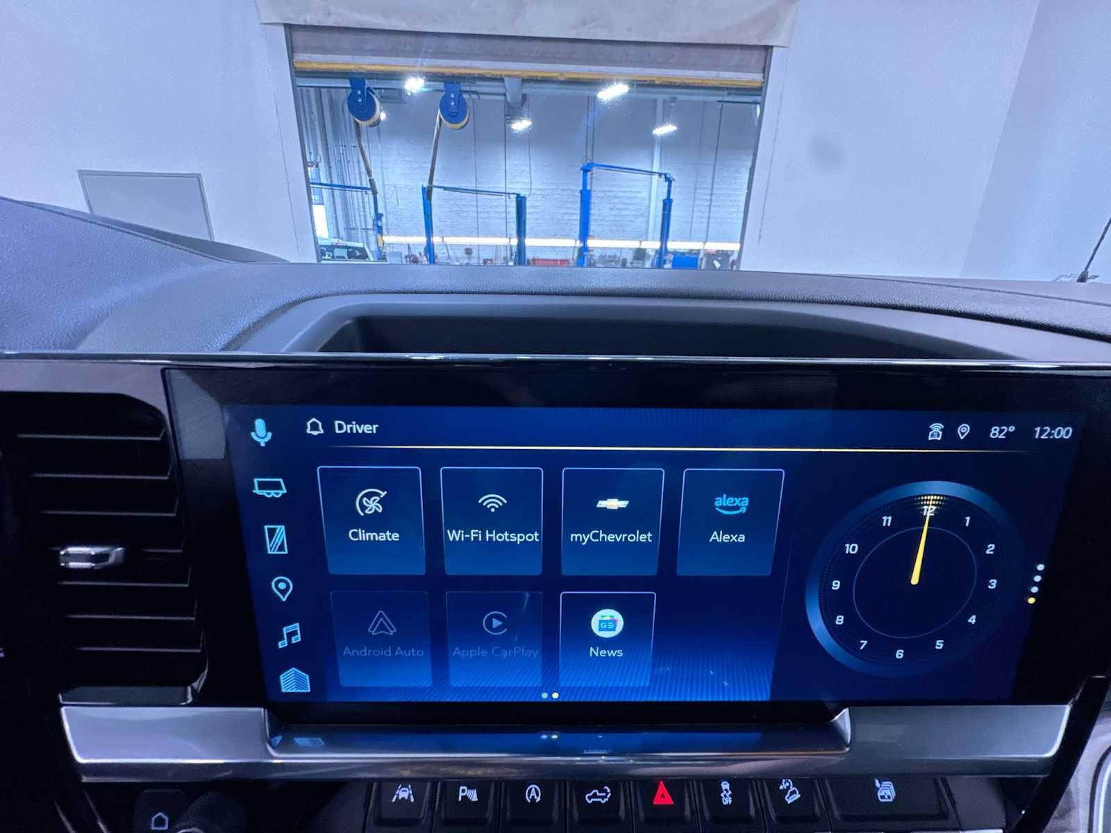 2025 Chevrolet Silverado 1500 LTZ - Photo 24