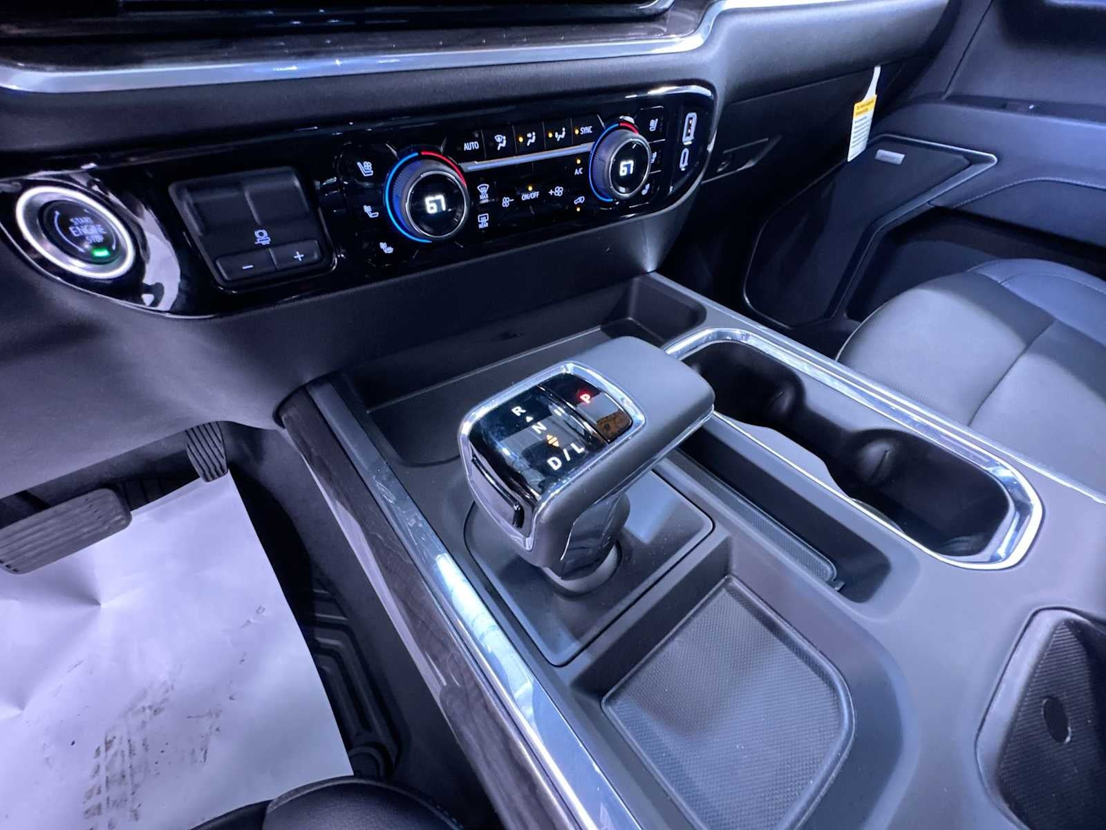 2025 Chevrolet Silverado 1500 LTZ - Photo 30