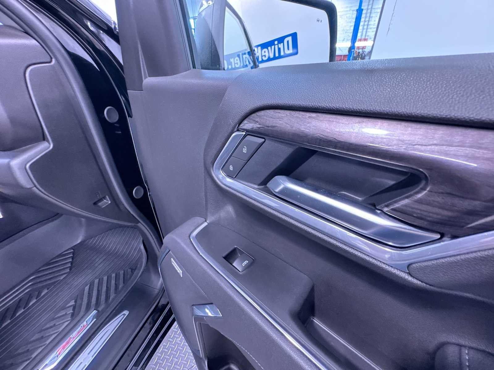 2025 Chevrolet Silverado 1500 LTZ - Photo 36