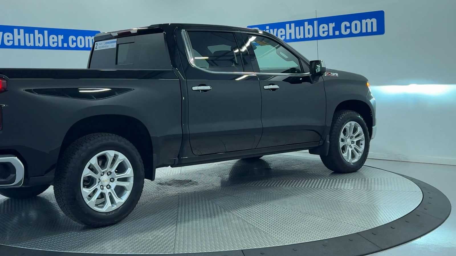 2025 Chevrolet Silverado 1500 LTZ - Photo 8