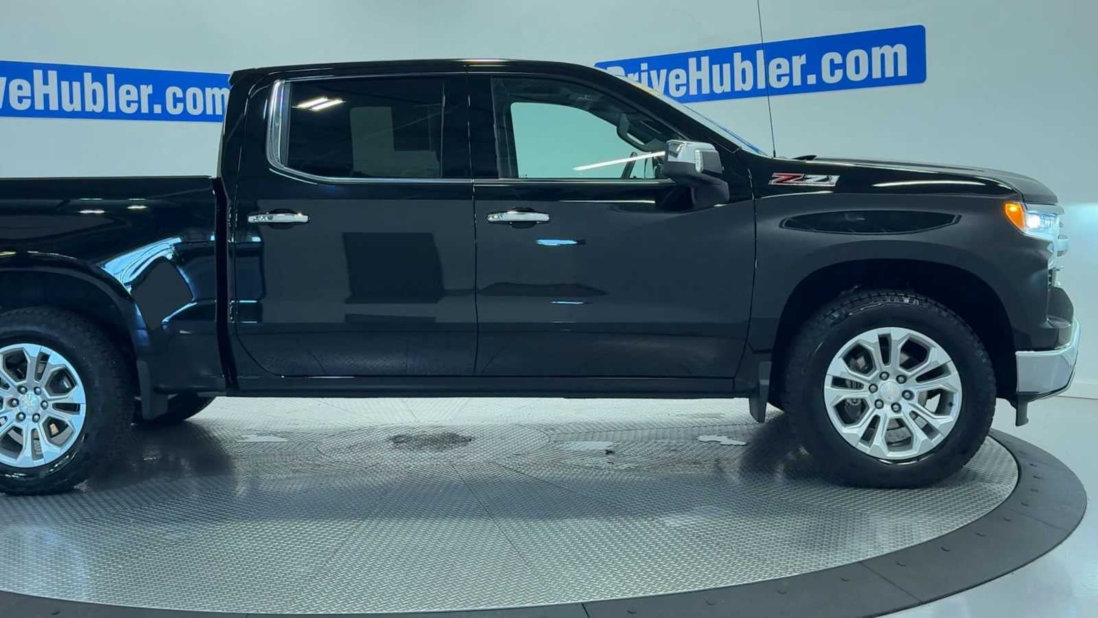 2025 Chevrolet Silverado 1500 LTZ - Photo 9