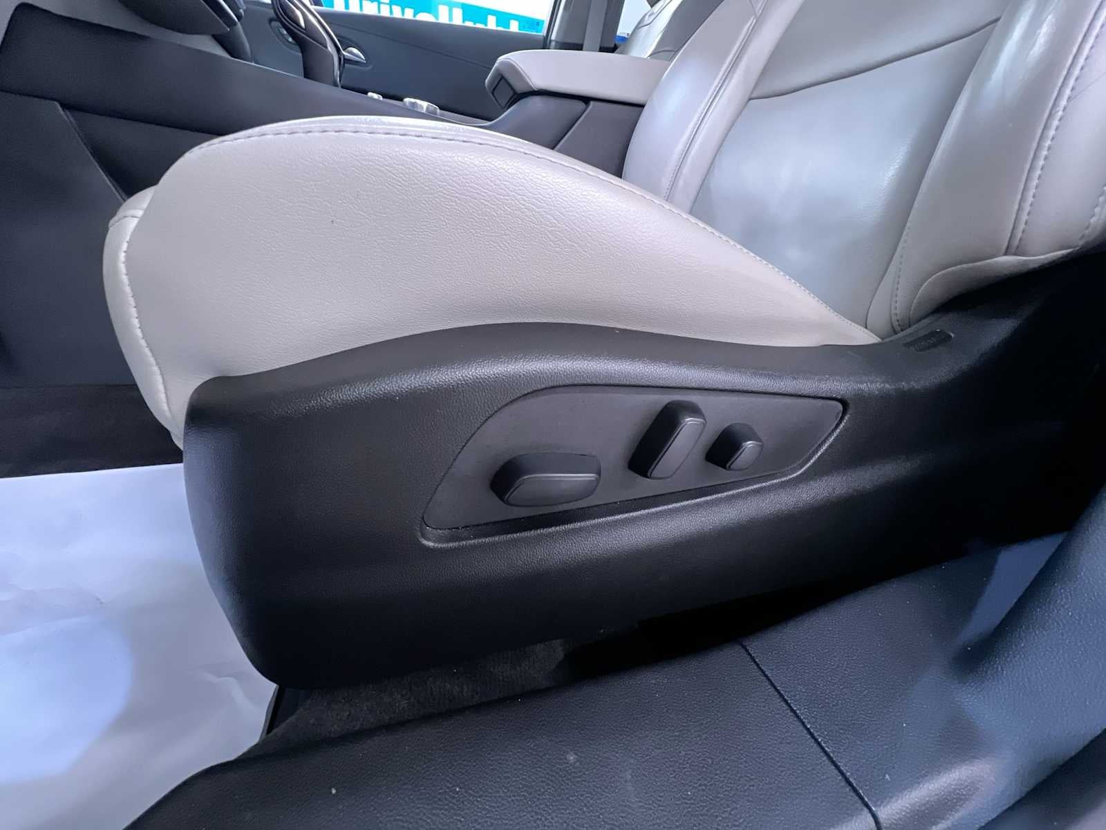 2021 Cadillac XT4 AWD Premium Luxury