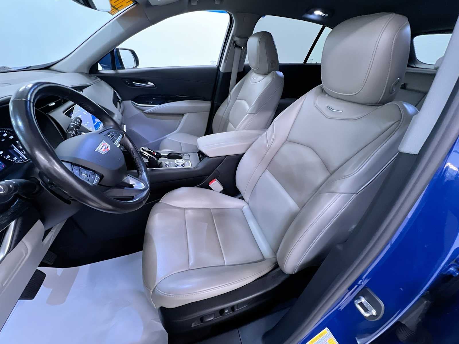 2021 Cadillac XT4 AWD Premium Luxury