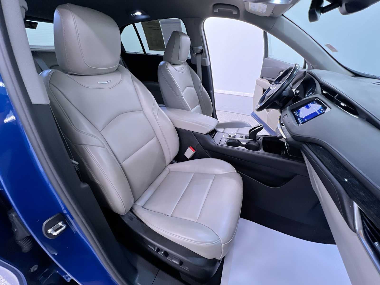 2021 Cadillac XT4 AWD Premium Luxury