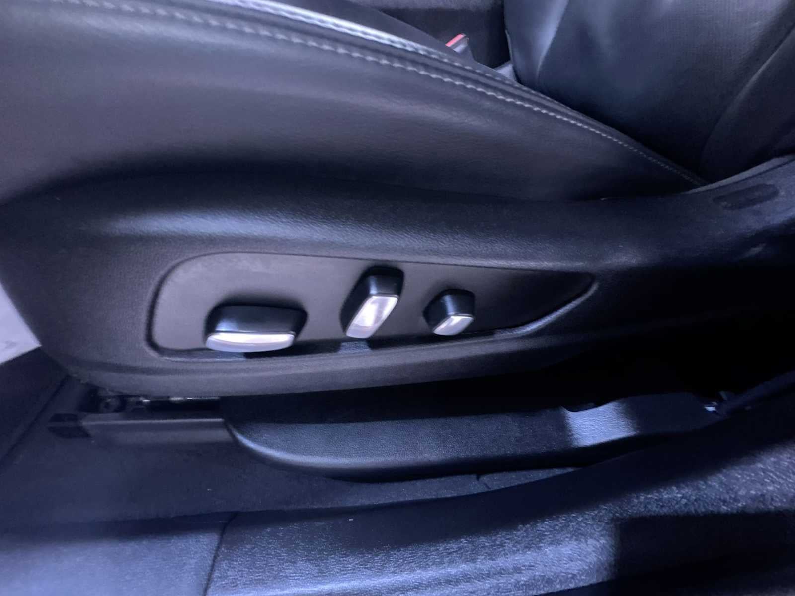 2025 Cadillac XT6 FWD Premium Luxury