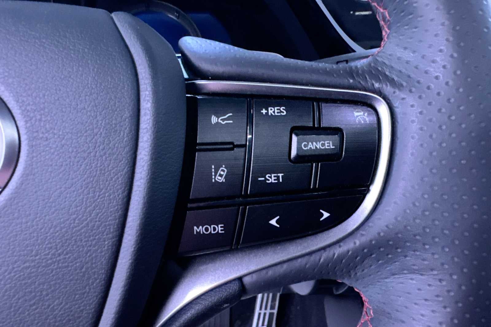 2023 Lexus ES F SPORT Handling