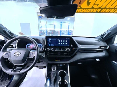 2025 Toyota Highlander XSE