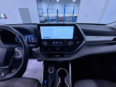 2025 Toyota Highlander Platinum