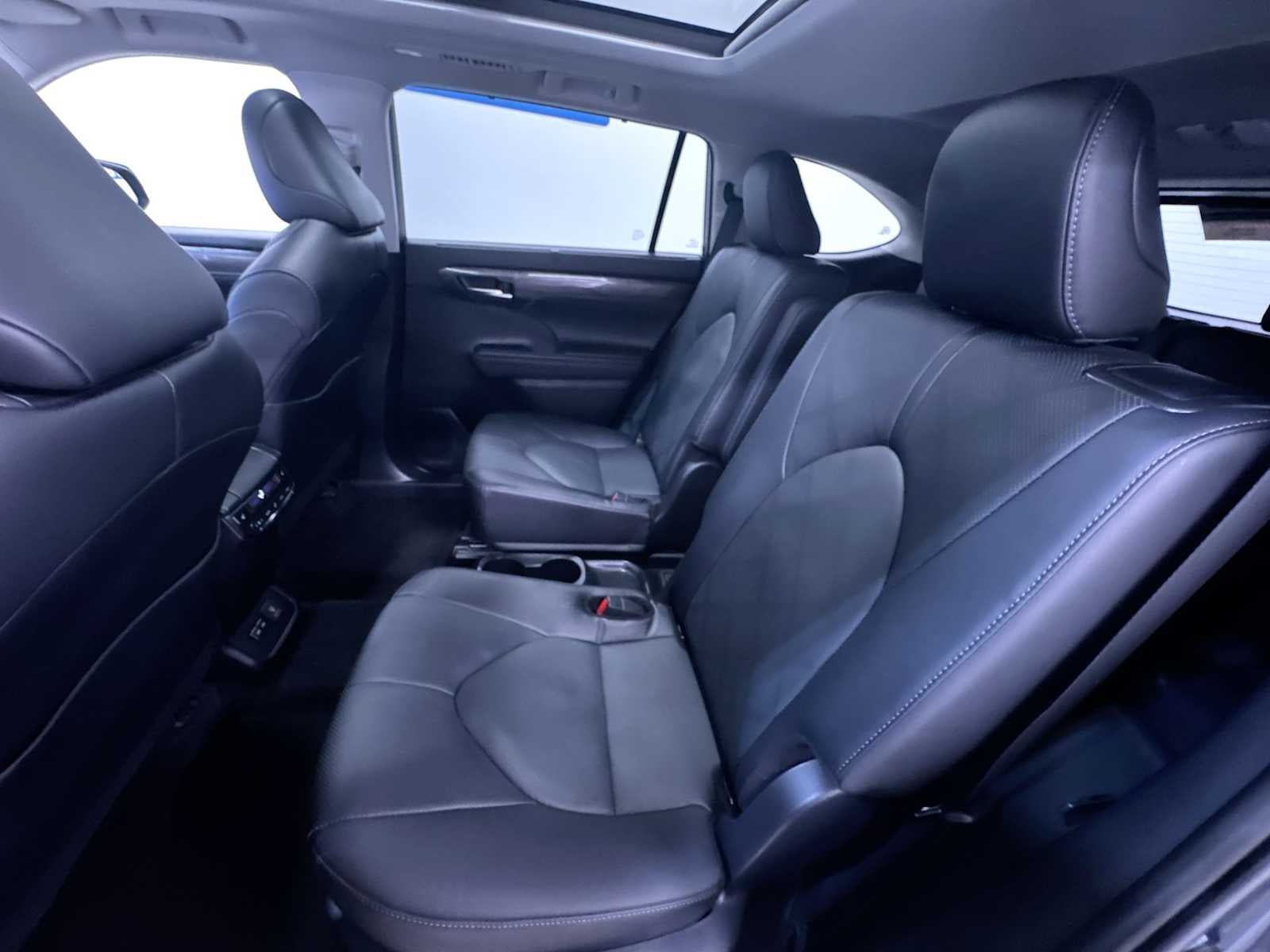 2024 Toyota Highlander Platinum