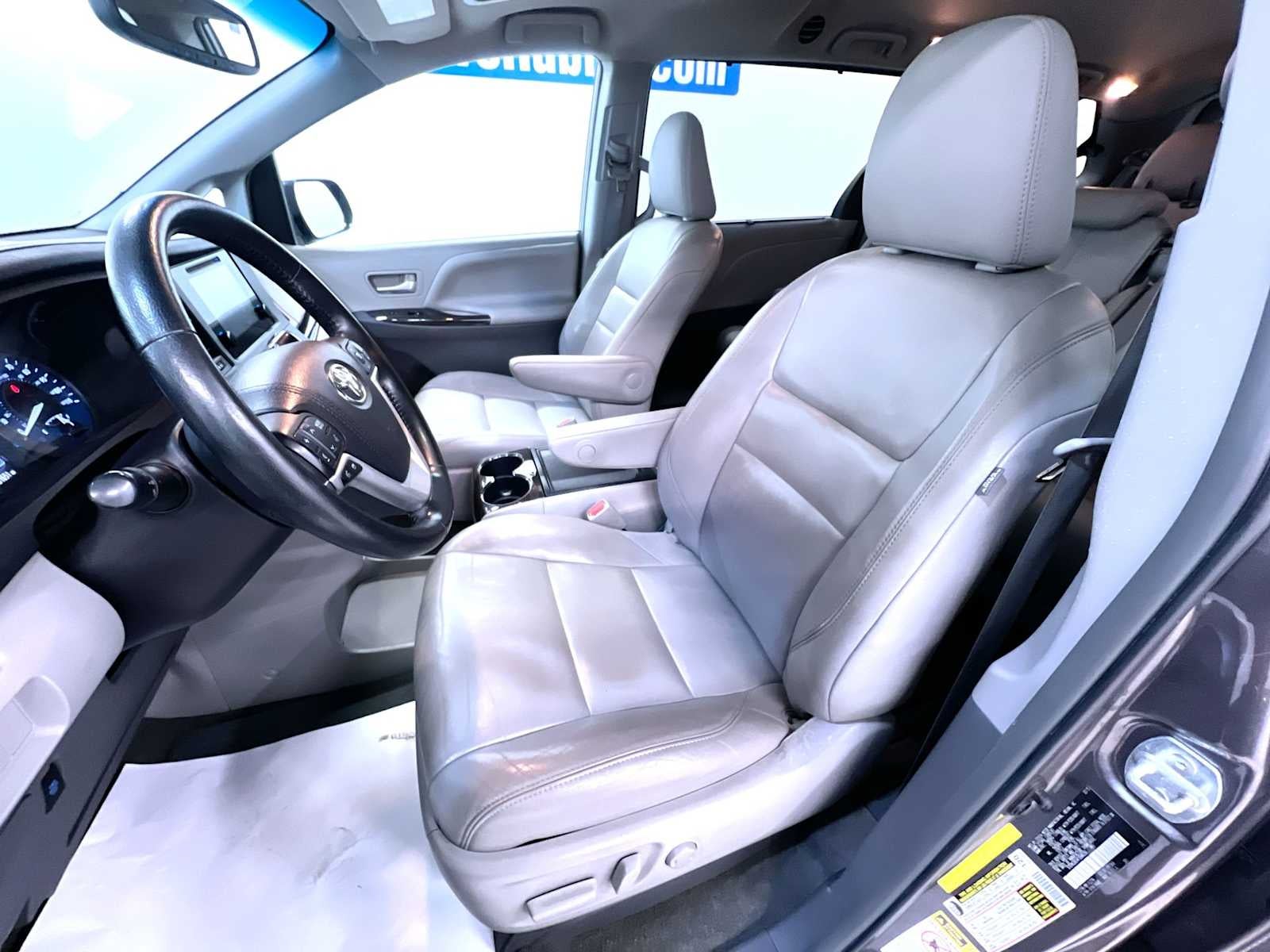 2015 Toyota Sienna XLE
