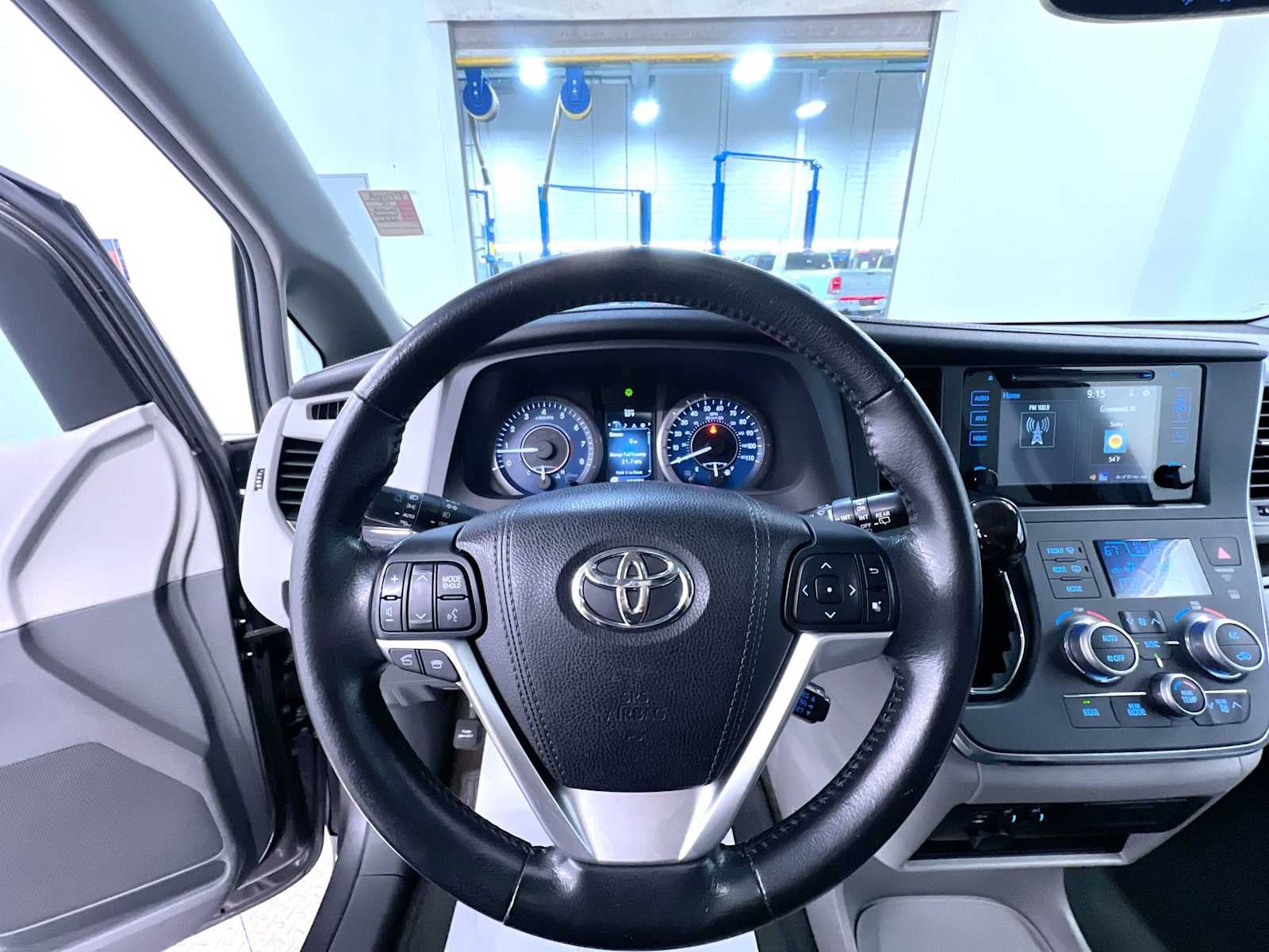 2015 Toyota Sienna XLE