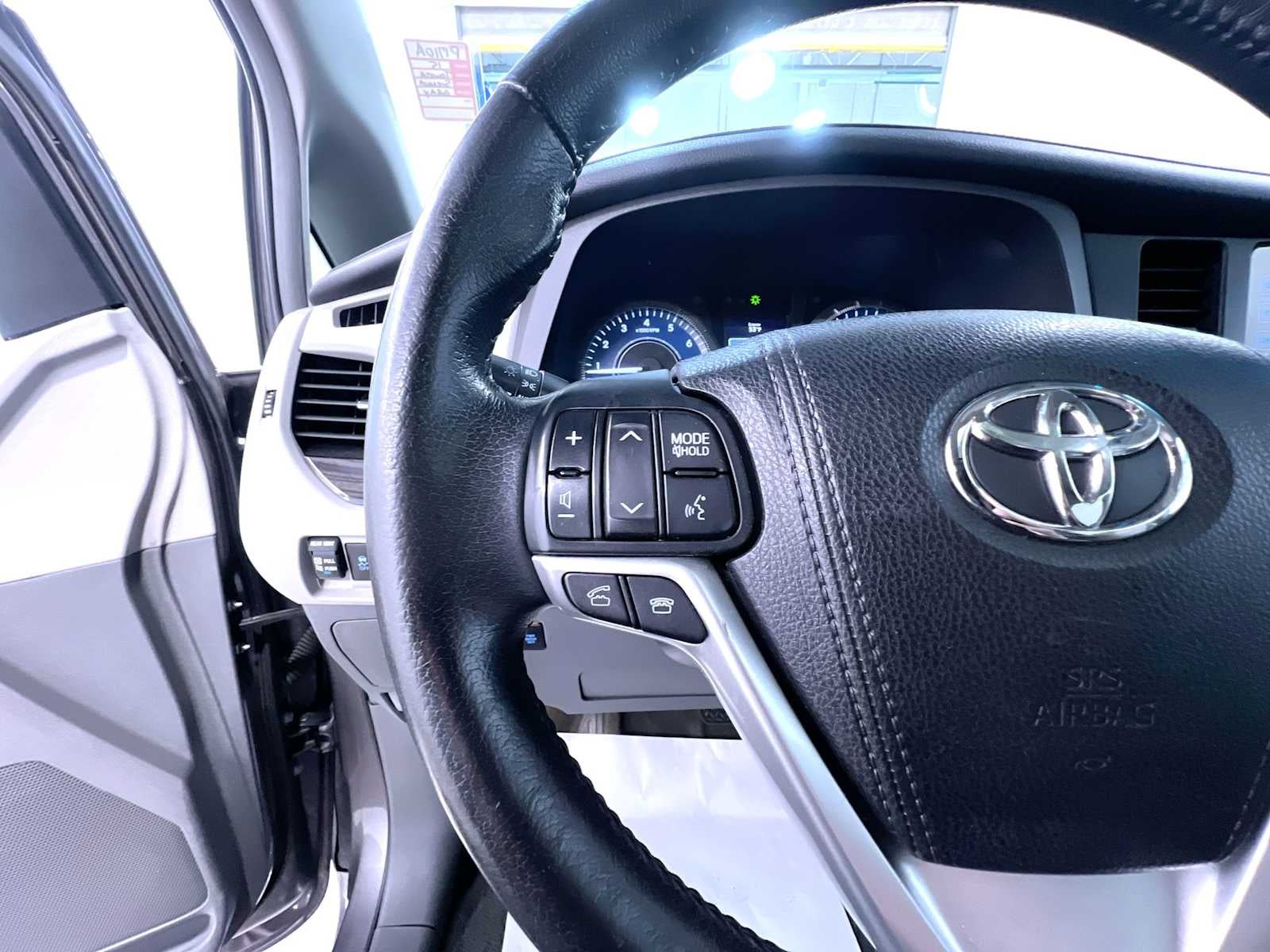 2015 Toyota Sienna XLE