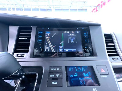 2017 Toyota Sienna XLE Auto Access Seat