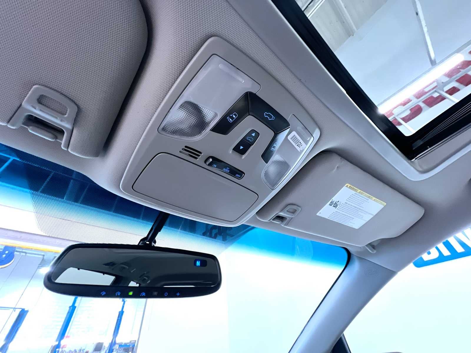 2017 Toyota Sienna XLE Auto Access Seat