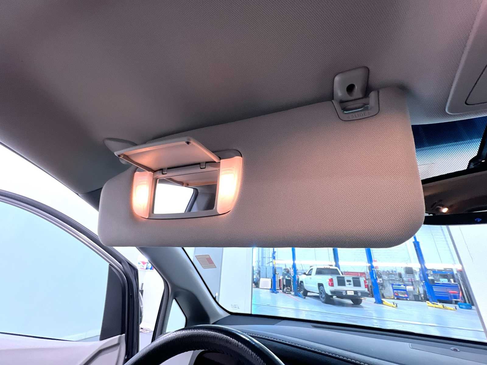 2017 Toyota Sienna XLE Auto Access Seat
