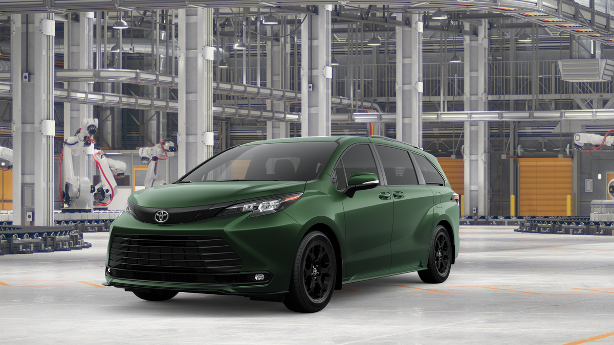 2026 Toyota Sienna Woodland Edition Hybrid AWD's photo