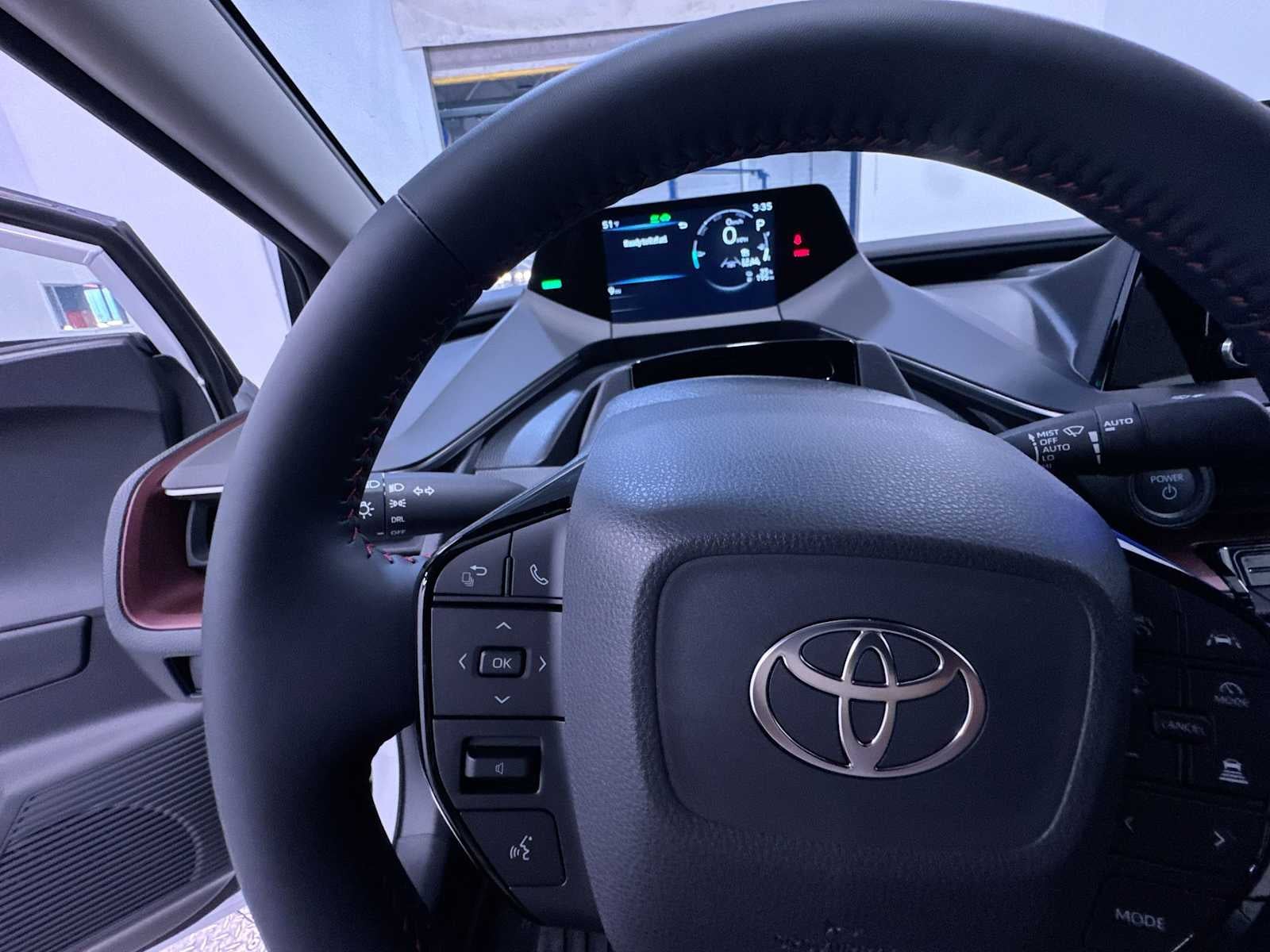 2026 Toyota Prius Plug-in Hybrid SE