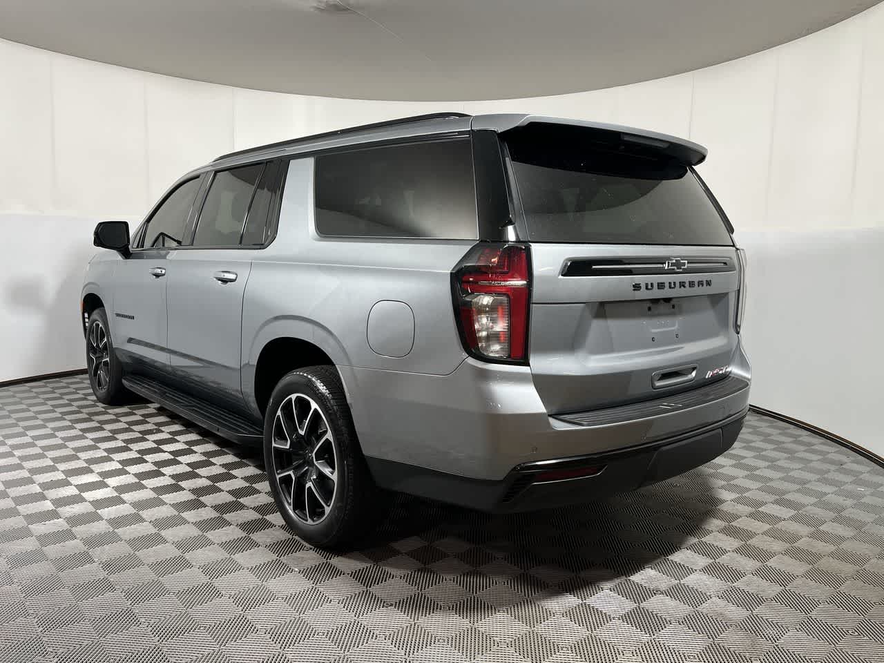 2023 Chevrolet Suburban RST
