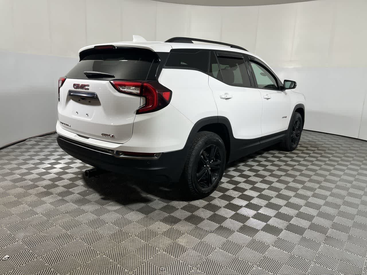 2024 GMC Terrain AT4