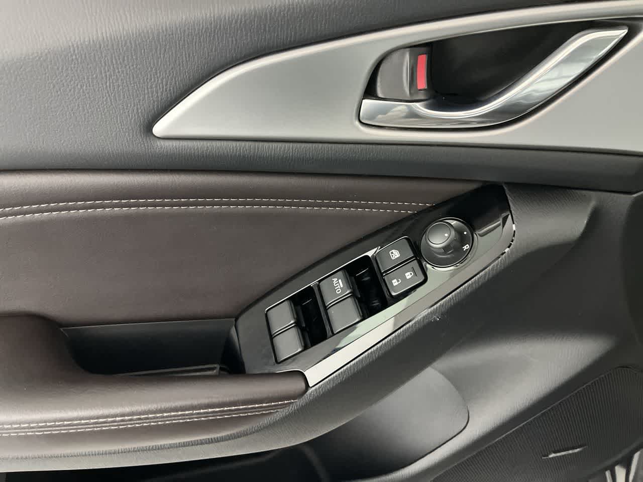 2018 Mazda Mazda3 5-Door Touring