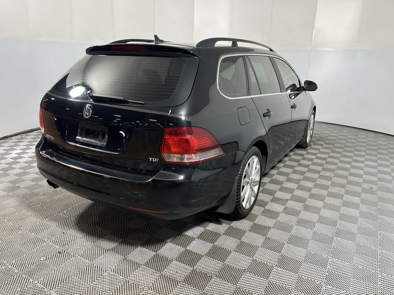 2014 Volkswagen Jetta TDI w/Sunroof & Nav