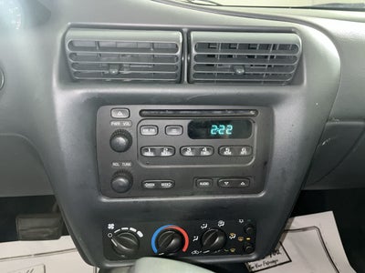 2004 Chevrolet Cavalier Base