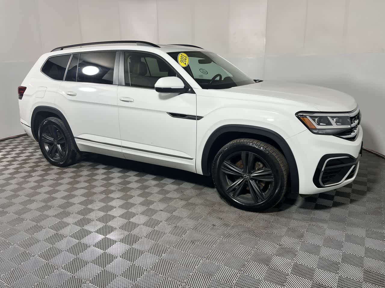 2021 Volkswagen Atlas 3.6L V6 SE w/Technology R-Line