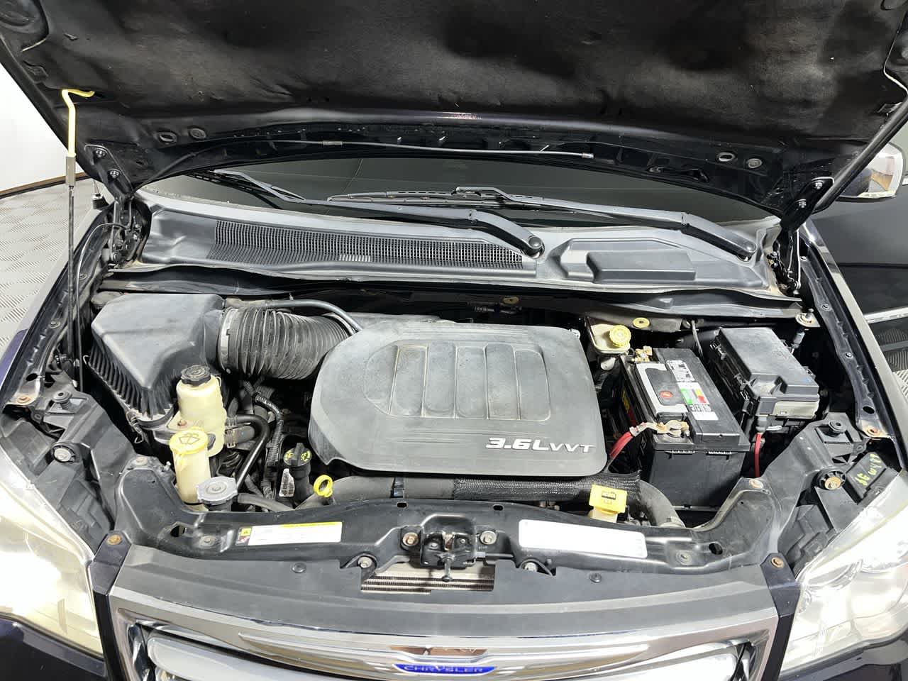2011 Chrysler Town & Country Touring-L