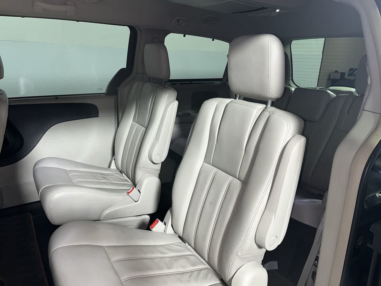 2011 Chrysler Town & Country Touring-L