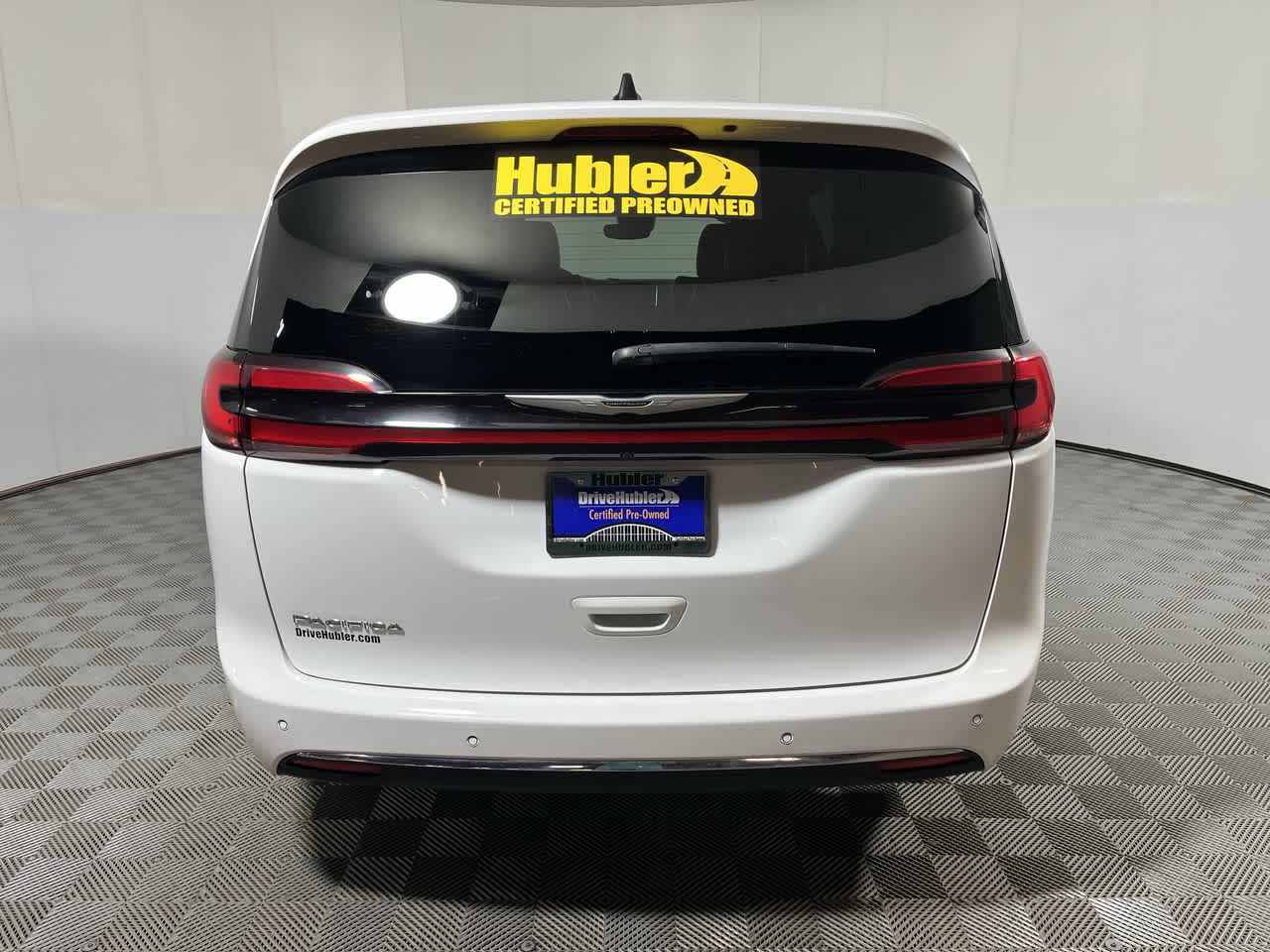 2025 Chrysler Pacifica Select