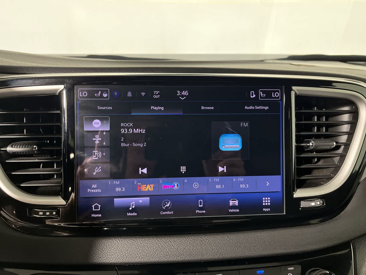 2025 Chrysler Pacifica Select