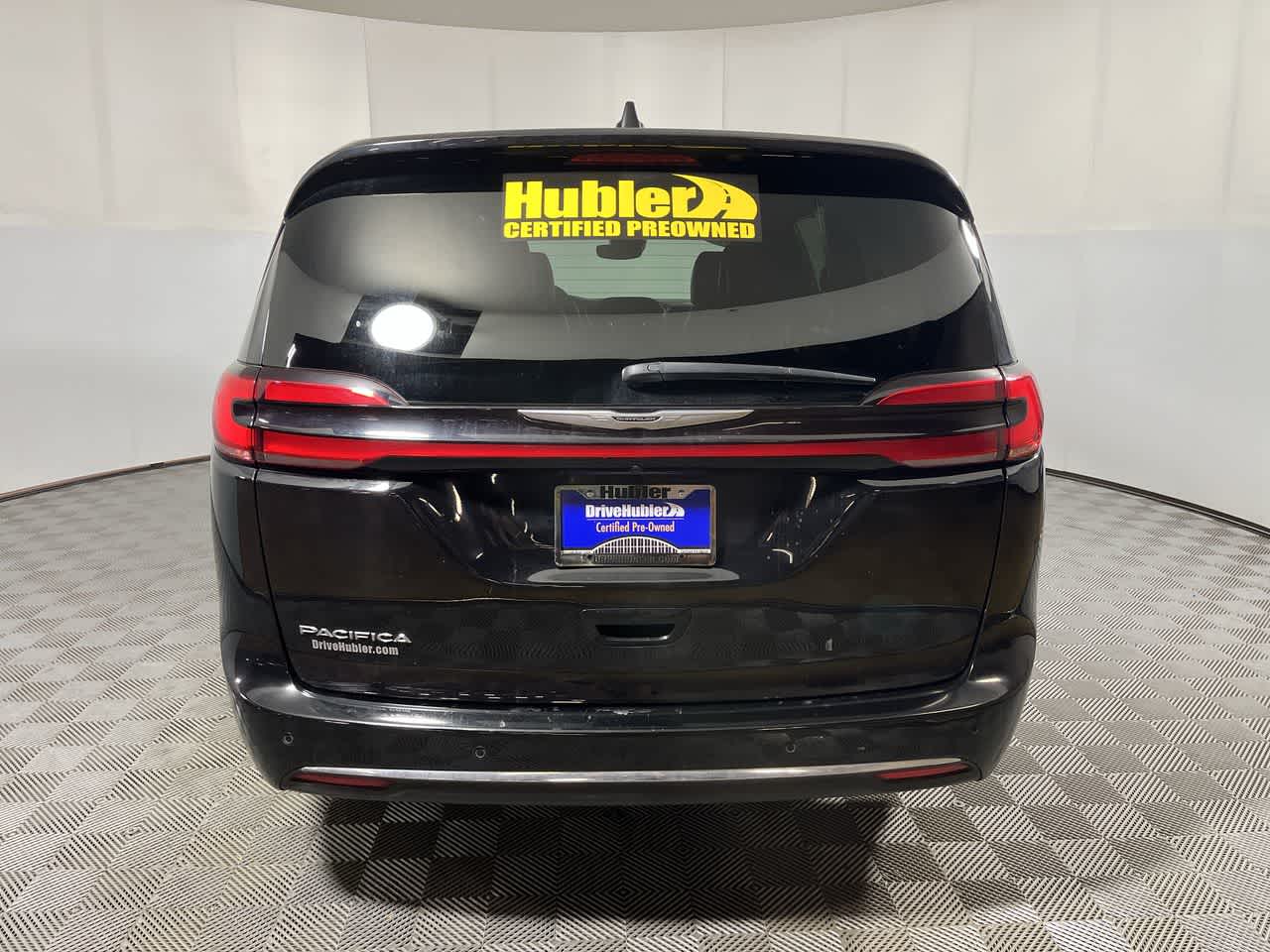 2025 Chrysler Pacifica Select